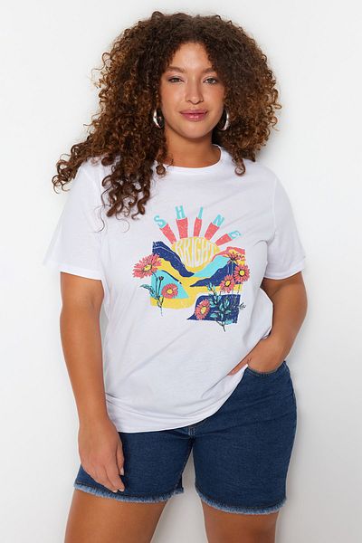 Trendyol Curve Weißes T-Shirt mit Rundhalsausschnitt – 100 % Baumwolle, Übergröße TBBSS22TS1944