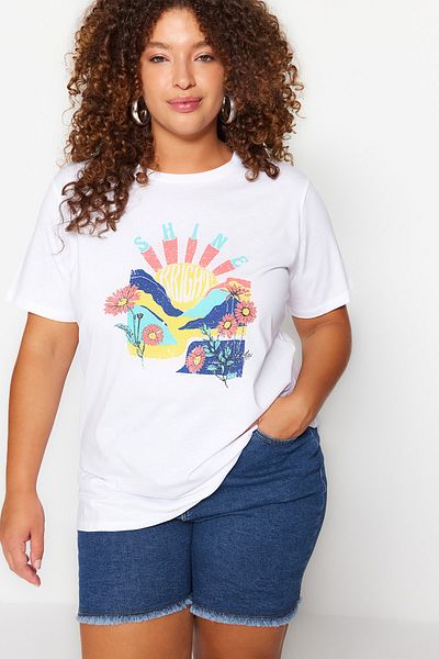 Trendyol Curve Weißes T-Shirt mit Rundhalsausschnitt – 100 % Baumwolle, Übergröße TBBSS22TS1944