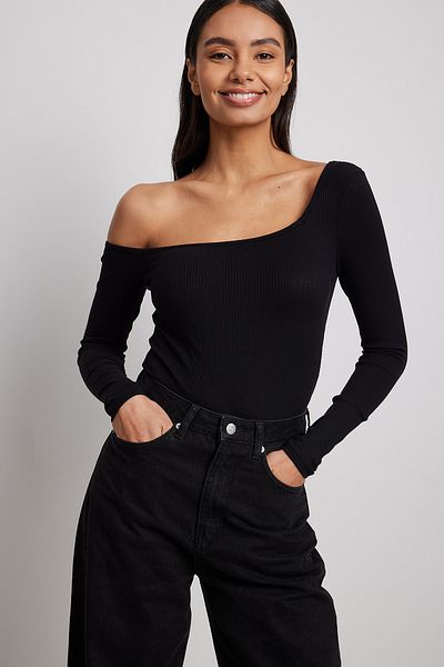 NA-KD Body - Schwarz - Slim Fit