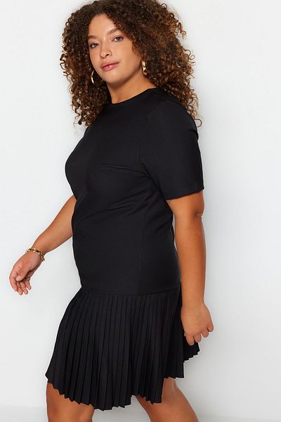 Trendyol Curve Black Woven Back Detailed Dress TBBSS23AH00167
