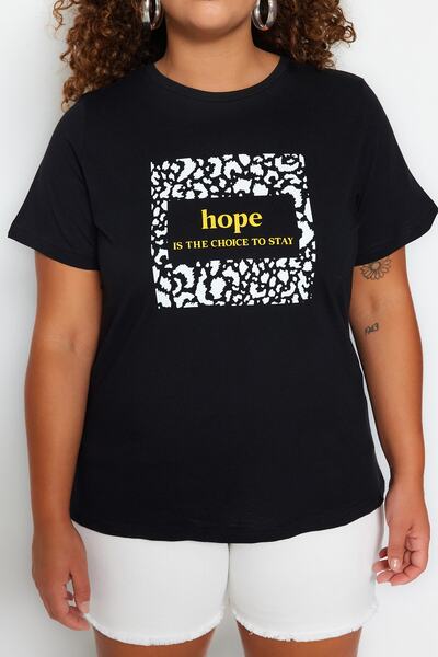 Trendyol Curve Černé tričko s potiskem Crew Neck – 100% bavlna TBBSS23BF00025