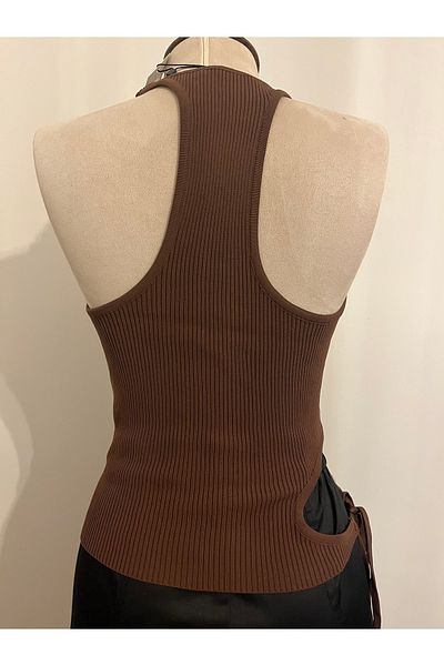 Dilvin Crew Neck Undershirt with Lace on the Right Side