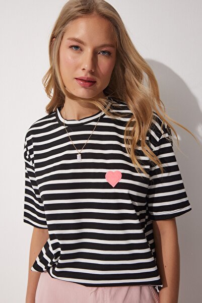 Happiness İstanbul Dámské černobílé pohodlné tričko s detailní výšivkou srdce CR00404