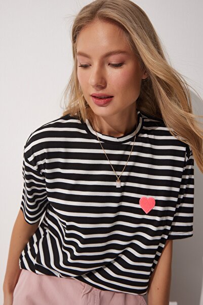 Happiness İstanbul Dámské černobílé pohodlné tričko s detailní výšivkou srdce CR00404