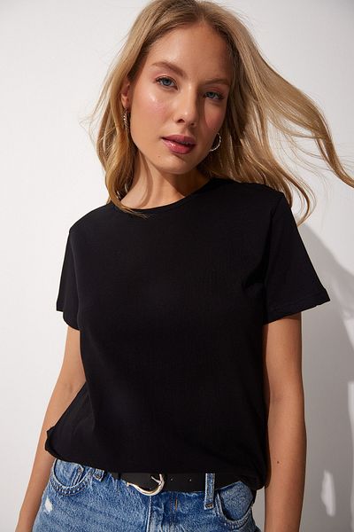Happiness İstanbul Women's Black Crew Neck Comfortable Fit Tshirt AA00034