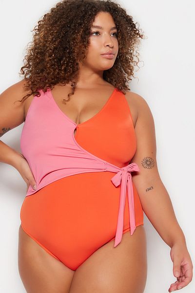 Trendyol Curve Costum de baie cu cravată dublu cu bloc de culoare fucsia TBBSS23AM00024