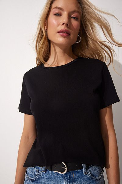 Happiness İstanbul Women's Black Crew Neck Comfortable Fit Tshirt AA00034