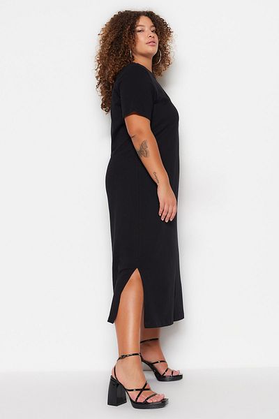 Trendyol Curve Schwarzes Maxi-/Lang-Strickkleid – Rundhalsausschnitt und Schlitz, 100 % Baumwolle, TBBSS23AH00159