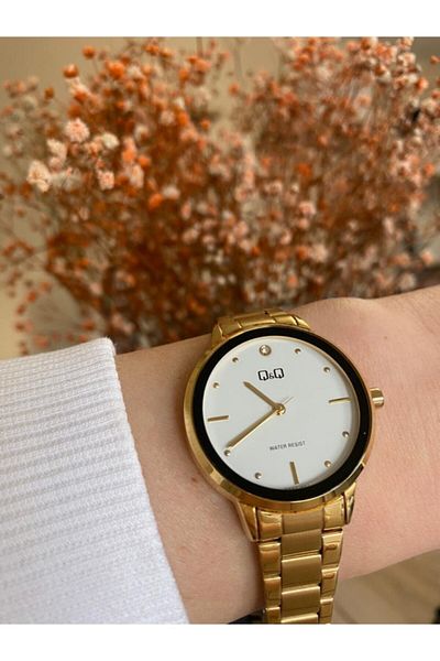 Q&Q Women's Wristwatch Qb97j001y