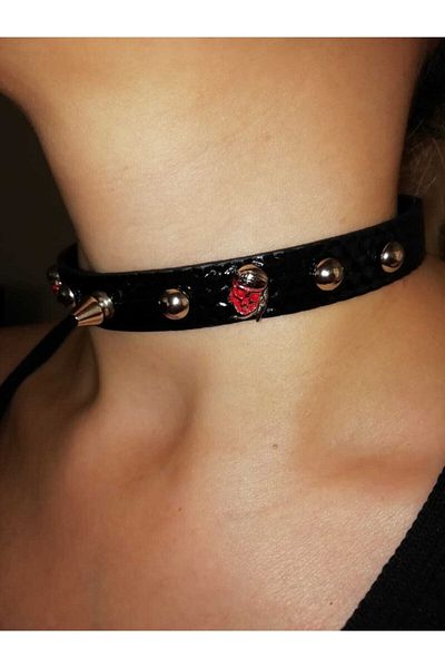 Fugusugu Gothic Lace Skull Choker
