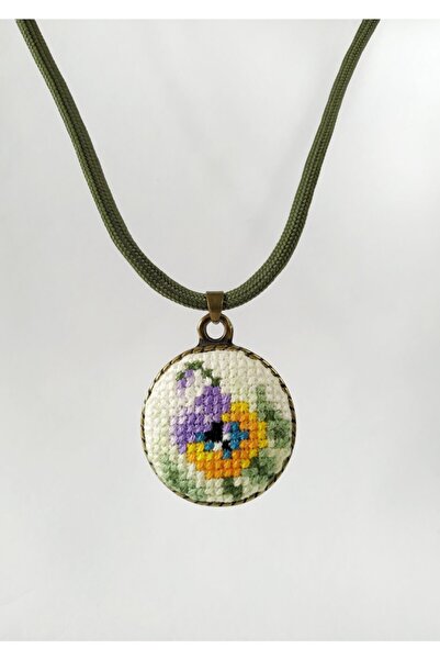 Halley Concept Özel El Yapımı Çiçek Işleme Etamin Kolye Kadın