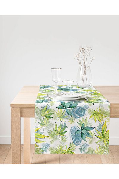 Realhomes Ψηφιακό τυπωμένο σχέδιο Suede Runner με πράσινο χρώμα μοτίβο φύλλων σε λευκό φόντο