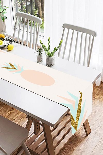 Realhomes Ψηφιακή τυπωμένη ειδική σχεδίαση Suede Runner με χρυσή λεπτομέρεια Hello Writing σε πολύχρωμο φόντο