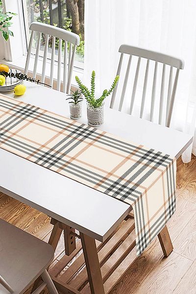 Realhomes Διακοσμητικό Ειδικού Σχεδιασμού Suede Runner με καρό σχέδιο σε κρεμ χρώμα