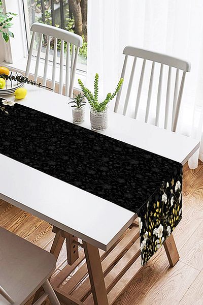Realhomes Model floral detaliat auriu, imprimat digital, design special, alergător din piele intoarsa pe fundal negru