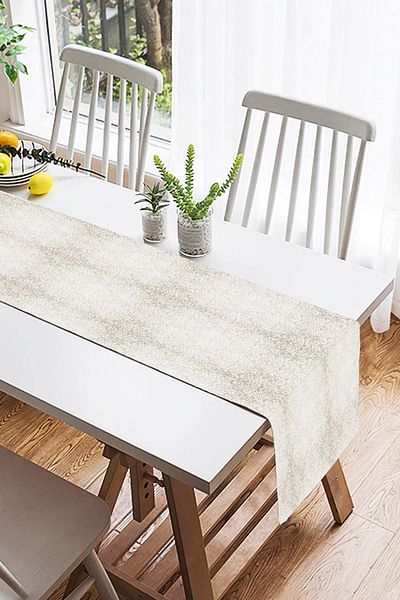 Realhomes Ασημί χρώμα Damask μοτίβο μοντέρνο Suede Runner