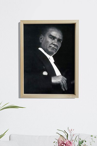 Dekor Loft Tablou Ataturk cu Rama din Lemn de Pin 33x44 Cm