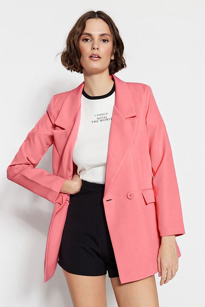 Trendyol Collection Světle růžová regulérní lemovaná dvouřadá tkaná bunda TWOSS20CE0059