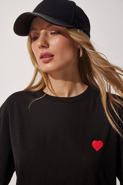 Happiness İstanbul Schwarzes Oversize-T-Shirt aus Baumwolle mit Herzstickerei für Damen CR00405