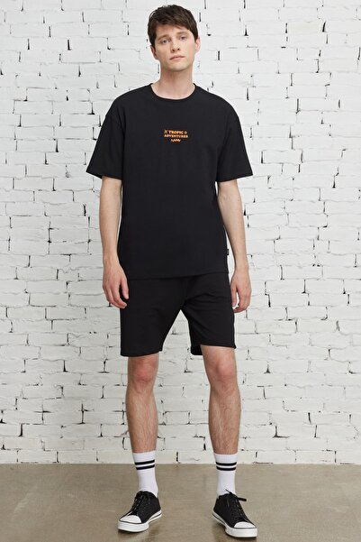 AC&Co / Altınyıldız Classics Pánské černé tričko Boxy Fit Crew Neck 100% bavlna s potiskem