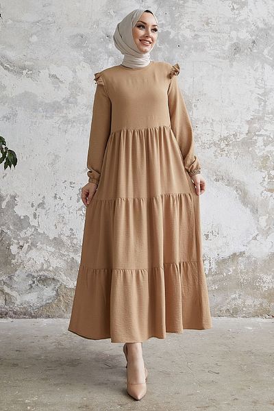 InStyle Rochie casual Neya cu umeri cu voloane - Bej