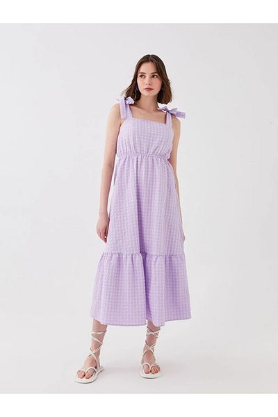 LC Waikiki Xsıde Kariertes Damenkleid mit quadratischem Kragen und Riemen