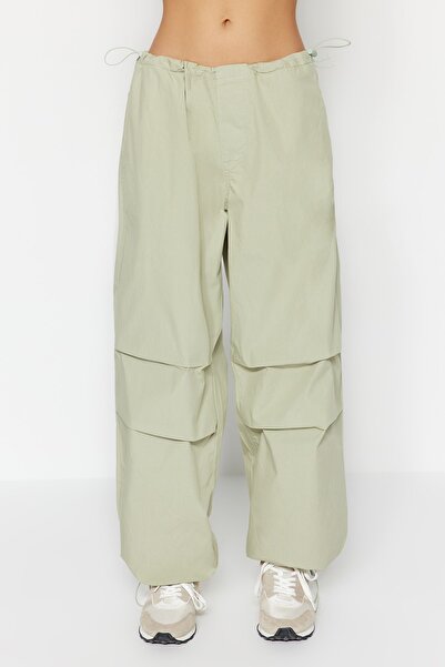Kolekcia Trendyol Parašutistické nohavice s pravidelným pásom a mätou TWOAW23JE00738