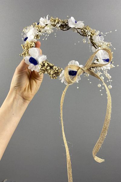 Hobigram Coroană de mireasă cu hortensie albă, bumbac albastru, iarbă și perle – bentiță, design elegant
