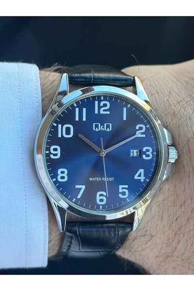 Q&Q Navy Blue Men's Wristwatch with Calendar and Number