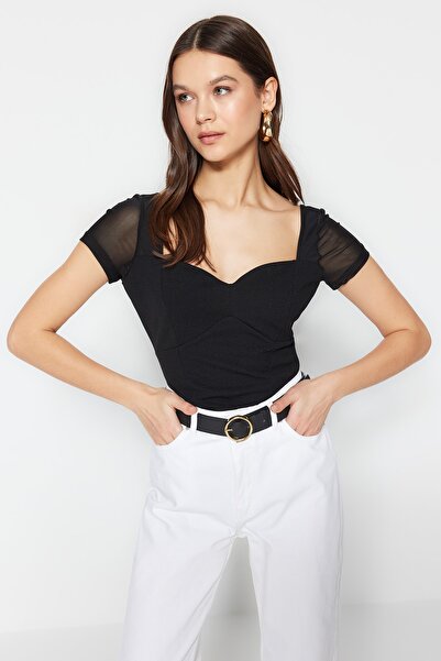 Trendyol Collection Černý střih/sedící na těle tyl Detailní krepové pružné pletené tělo TWOSS23BD00072