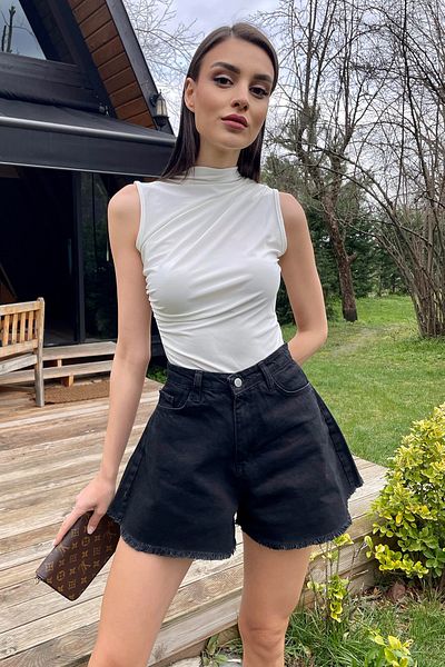 Trend Alaçatı Stili Pantaloni scurți din denim, negri, cu cinci buzunare, talie înaltă, spălați cu zăpadă, cu ciucuri ALC-X9981