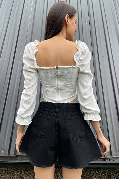 Trend Alaçatı Stili Kadın Siyah Beş Cepli Yüksek Bel Kar Yıkamalı Paçası Püsküllü Denim Şort ALC-X9981