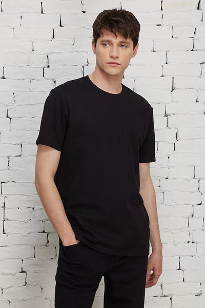 ALTINYILDIZ CLASSICS Schwarzes Slim Fit-T-Shirt aus Baumwolle mit Rundhalsausschnitt für Herren