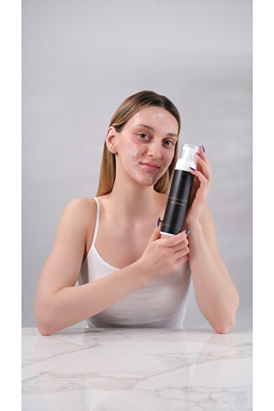 Benjamin Button Effect Yüz Yıkama Köpüğü 250 ml Cleansing Foam