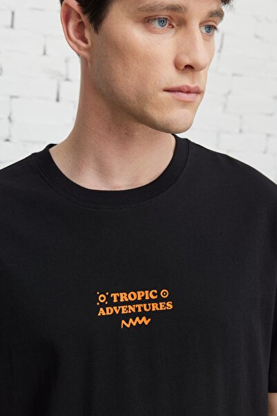AC&Co / Altınyıldız Classics Pánské černé tričko Boxy Fit Crew Neck 100% bavlna s potiskem