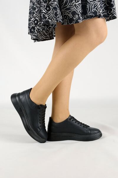 VENZA حذاء رياضي من الجلد الطبيعي