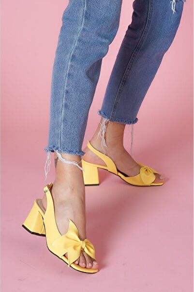 DURUNUN BUTİĞİ Sandale cu toc cu fundă galbenă