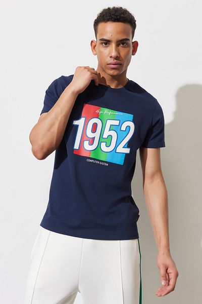 AC&Co / Altınyıldız Classics Pánské indigové Slim Fit tričko s úzkým střihem a výstřihem 100% bavlna s potiskem