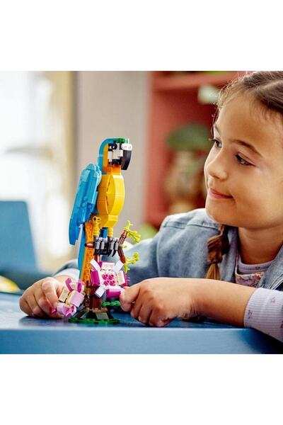 LEGO Creator Egzotik Papağan 31136-7 Yaş Ve Üzeri Çocuklar Için Papağan, Balık Ve Kurbağa Modelleri