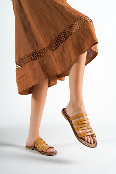 Capone Outfitters Γυναικείες δερμάτινες παντόφλες Capone Banded με λεπτομέρεια στον αντίχειρα