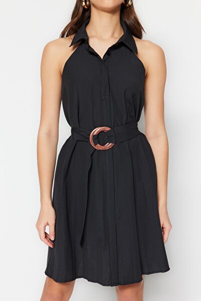 Trendyol Collection Mini bavlněné plisované tkané šaty s černým páskem TWOSS23EL00270