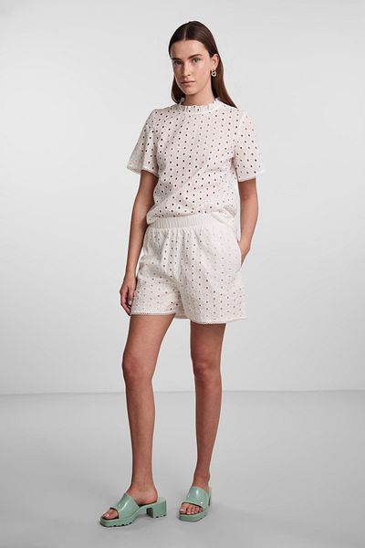 PIECES Shorts & Bermudas Damen/Mädchen Cloud Dancer