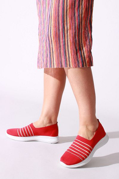 ROVIGO Women's Red Ballerinas