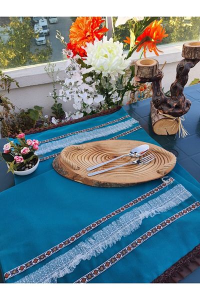 Gönülden Tasarım Runner cu design special cu volane cu sclipici cu dungi etnice