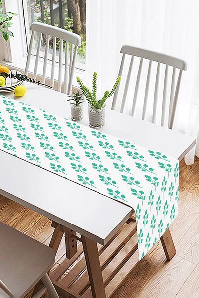Realhomes Διακοσμητικό Suede Runner με Λευκό Μέντα Πράσινο Μοτίφ φύλλων