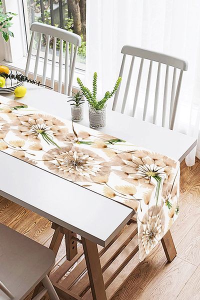 Realhomes Ψηφιακή τυπωμένη ειδική σχεδίαση Suede Runner με μοτίβο λουλουδιών σε λευκό φόντο