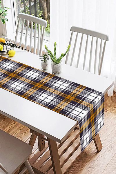 Realhomes Ψηφιακή τυπωμένη ειδική σχεδίαση Suede Runner με πολύχρωμα καρό σχέδια σε λευκό φόντο
