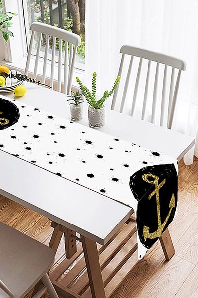 Realhomes Ψηφιακό τυπωμένο σχέδιο Suede Runner με χρυσό μοτίβο άγκυρας σε μαύρο φόντο