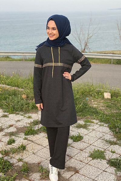 CNG MODA طقم بدلة رياضية حجاب أنثراسايت مخططة لامعة للسيدات