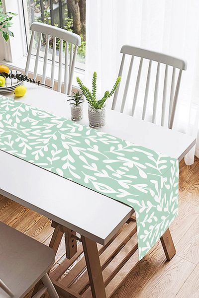 Realhomes Ψηφιακό τυπωμένο Suede Runner με Mind Green Backdrop Leaf Motif